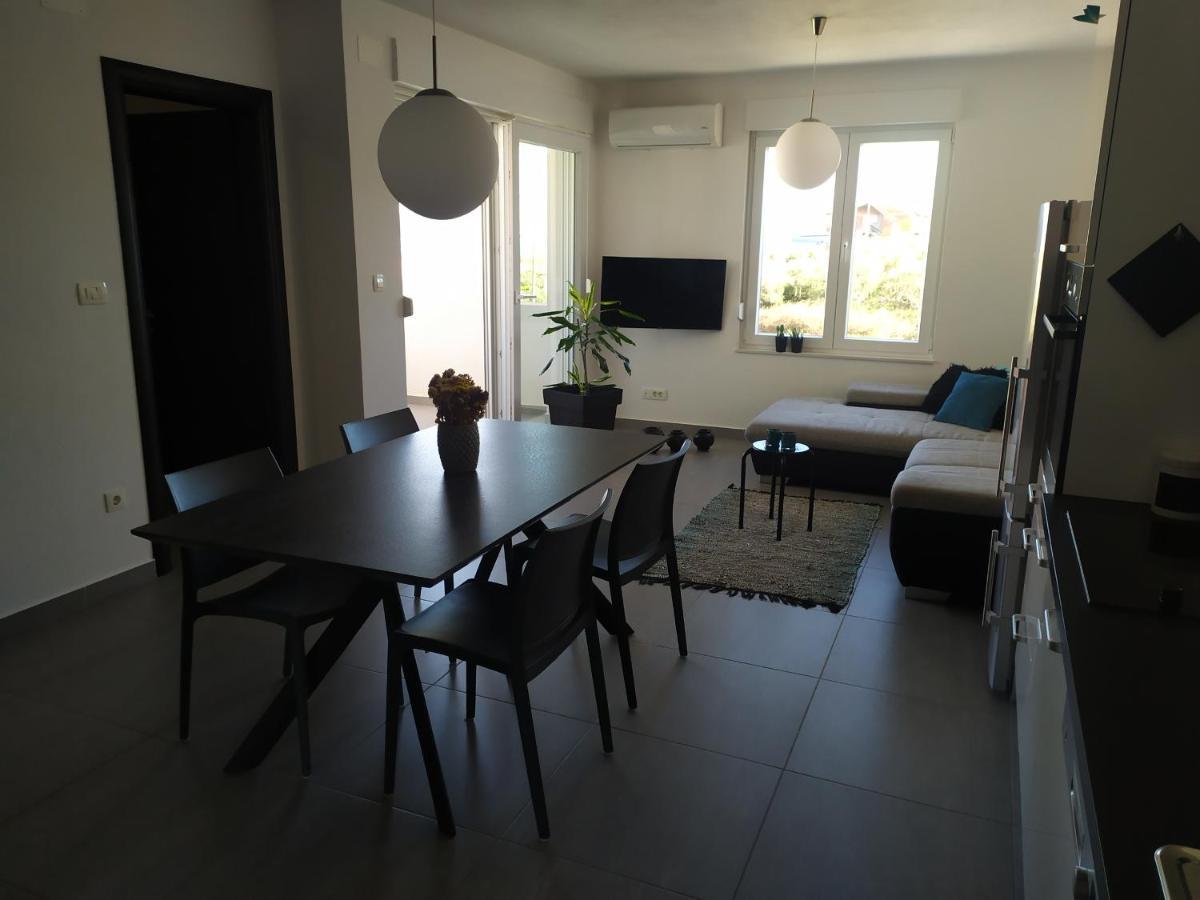 Tiamar Apartment Slatine Exterior photo