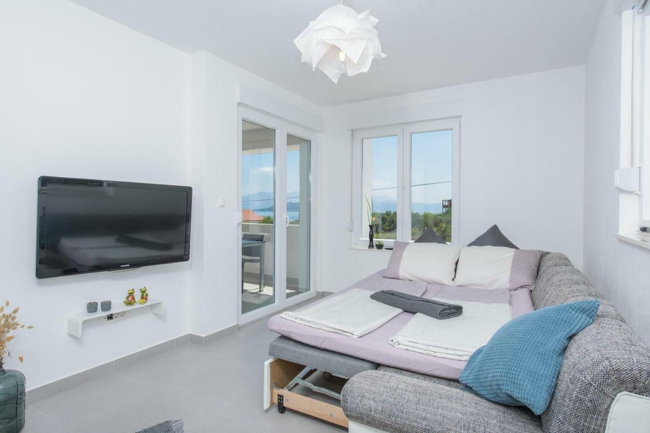 Tiamar Apartment Slatine Exterior photo
