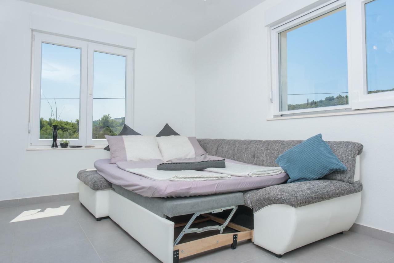Tiamar Apartment Slatine Exterior photo